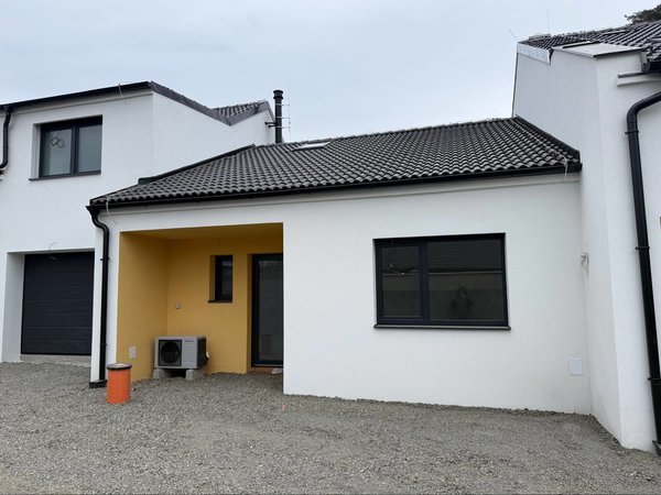 Novostavba nízkonákladového rodinného domu
